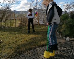 Spielen Im Garten 1